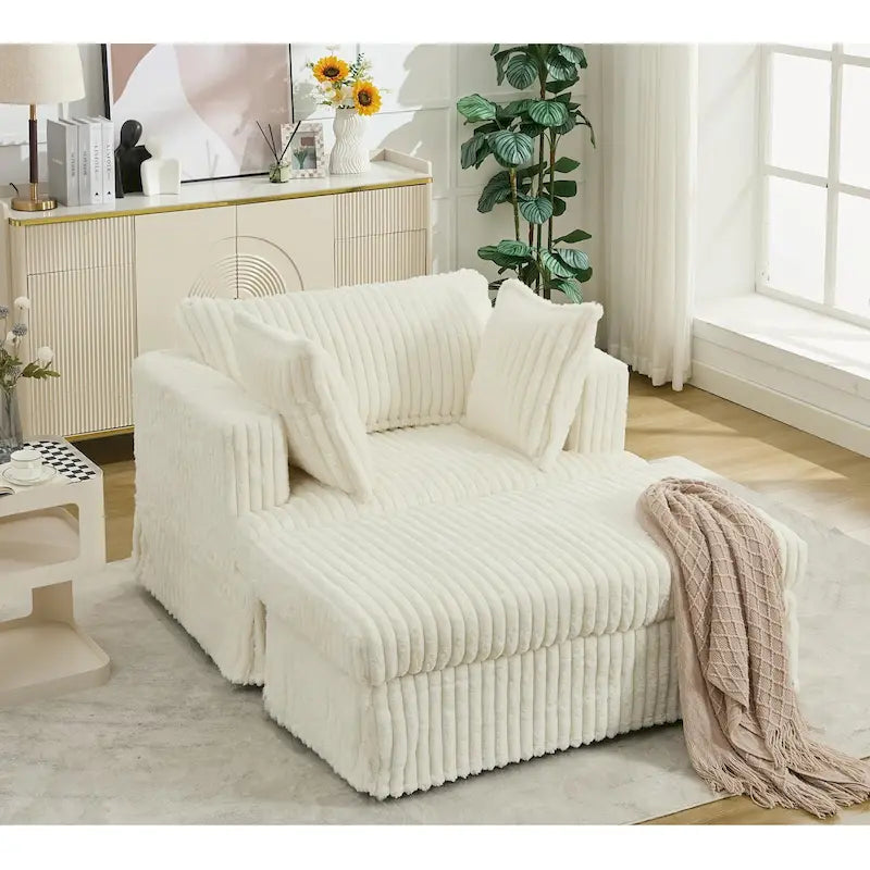 Übergroßer gepolsterter Chaiselongue-Sessel mit Hocker und Kissen