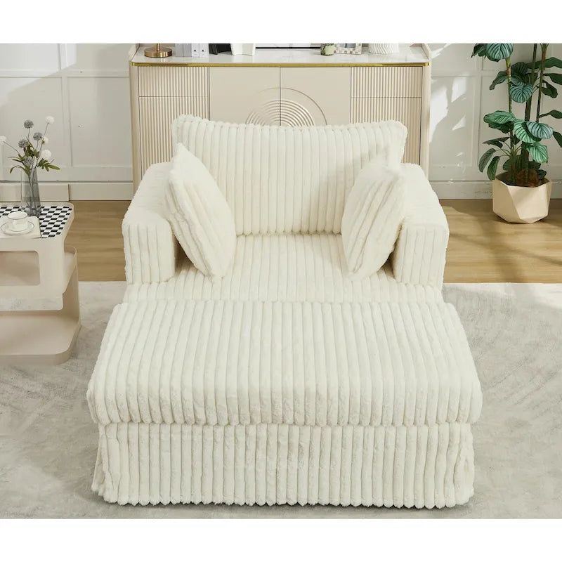Übergroßer gepolsterter Chaiselongue-Sessel mit Hocker und Kissen