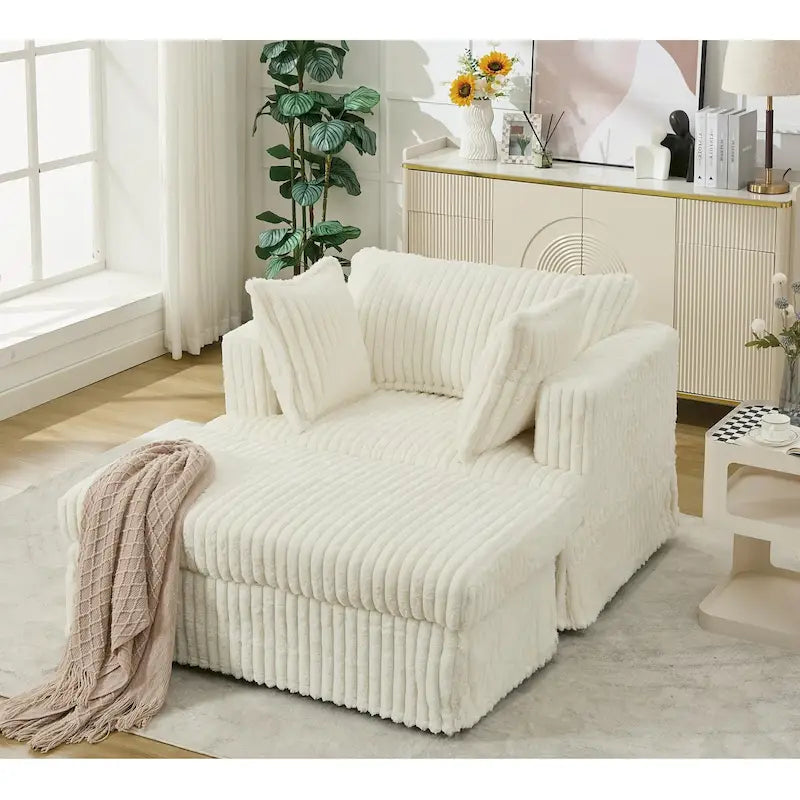 Übergroßer gepolsterter Chaiselongue-Sessel mit Hocker und Kissen
