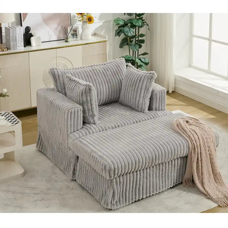 Übergroßer gepolsterter Chaiselongue-Sessel mit Hocker und Kissen