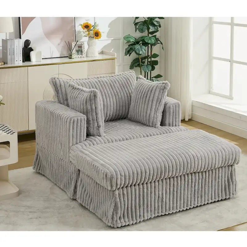 Übergroßer gepolsterter Chaiselongue-Sessel mit Hocker und Kissen