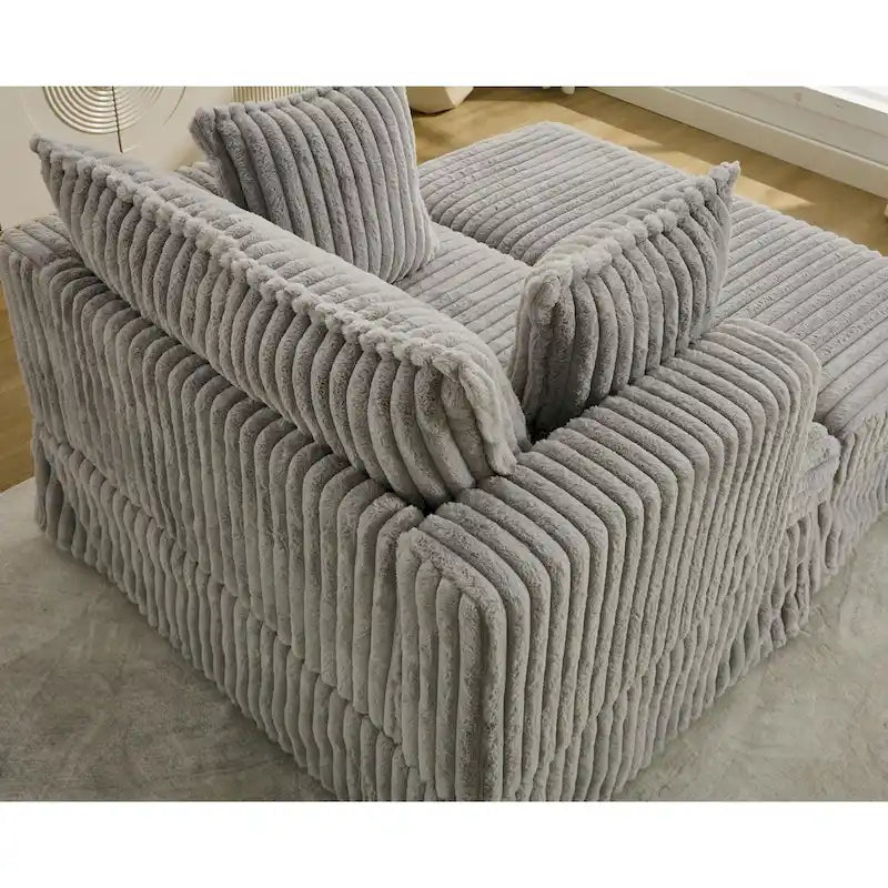 Übergroßer gepolsterter Chaiselongue-Sessel mit Hocker und Kissen