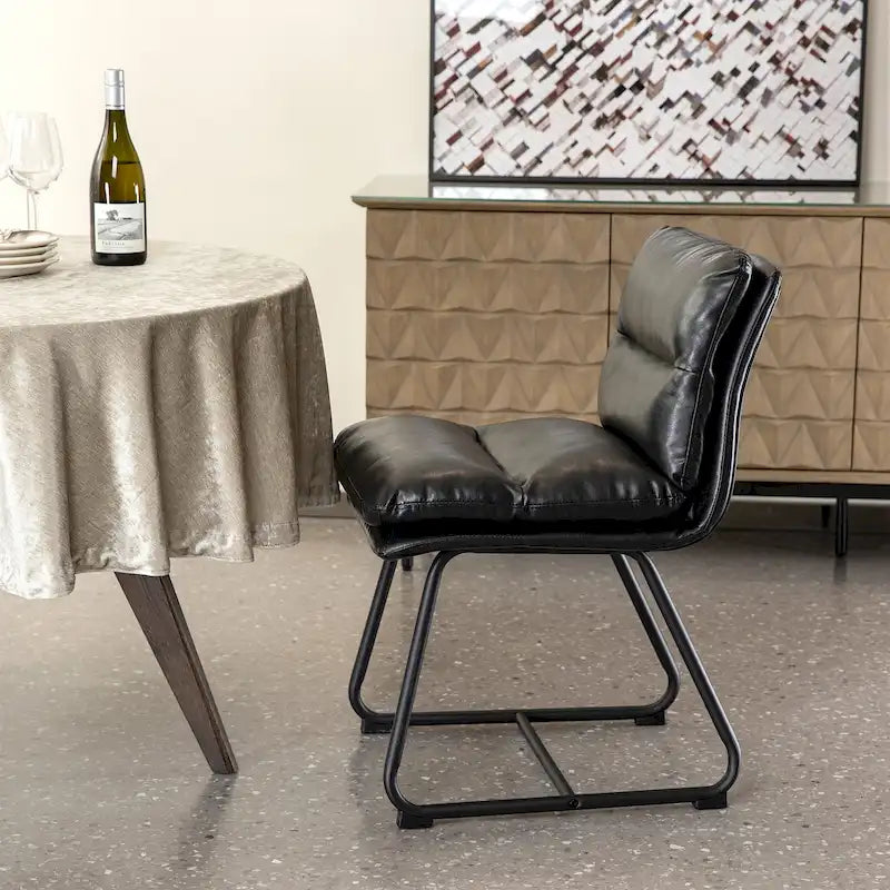 2/4 moderne gepolsterte Esszimmerstühle aus PU-Leder mit Metallbeinen